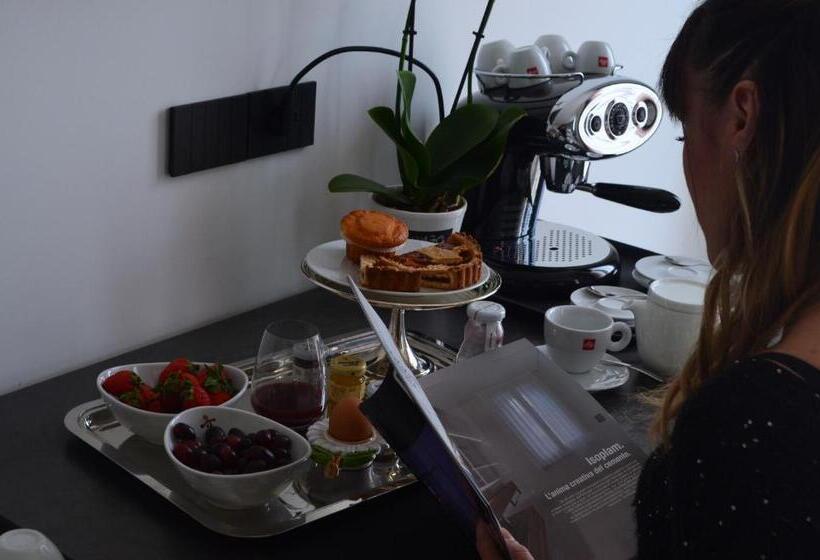 سوئیت جونیور با تراس, Antica Pusterla Relais De Charme