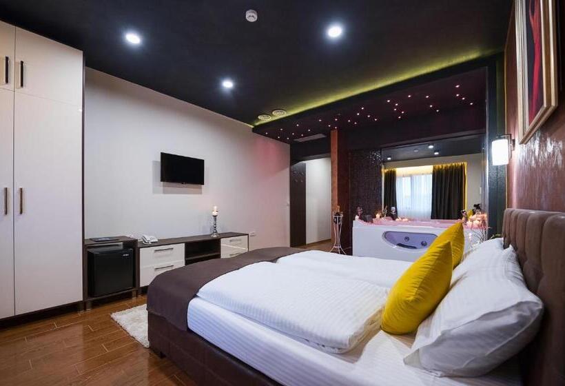 اتاق استاندارد با تخت بزرگ, Garnet Hotel & Event Centar