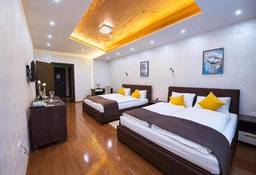اتاق استاندارد چهار تخته, Garnet Hotel & Event Centar