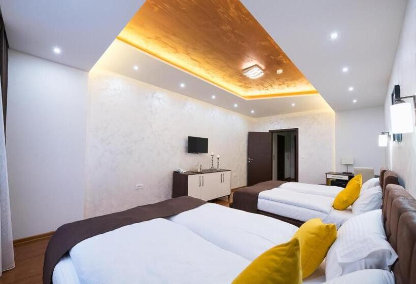 اتاق استاندارد چهار تخته, Garnet Hotel & Event Centar