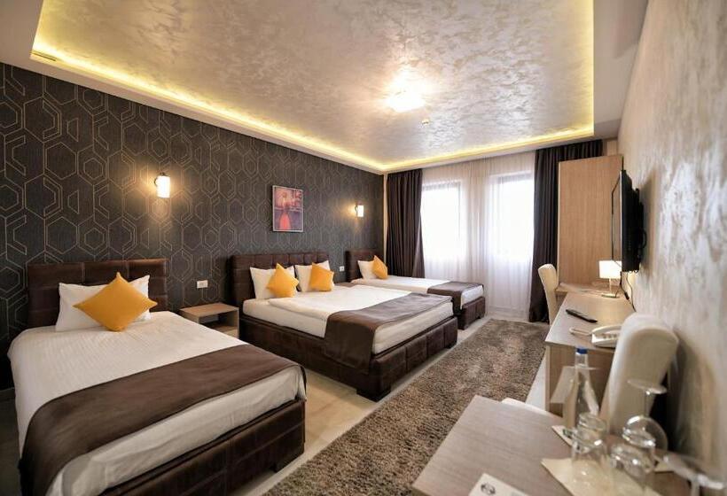 اتاق استاندارد چهار تخته, Garnet Hotel & Event Centar
