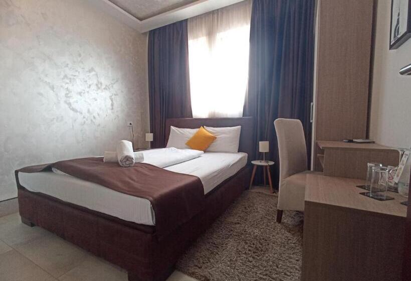 اتاق اکونومی, Garnet Hotel & Event Centar