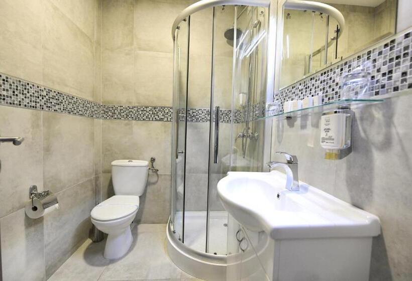 اتاق اکونومی, Garnet Hotel & Event Centar