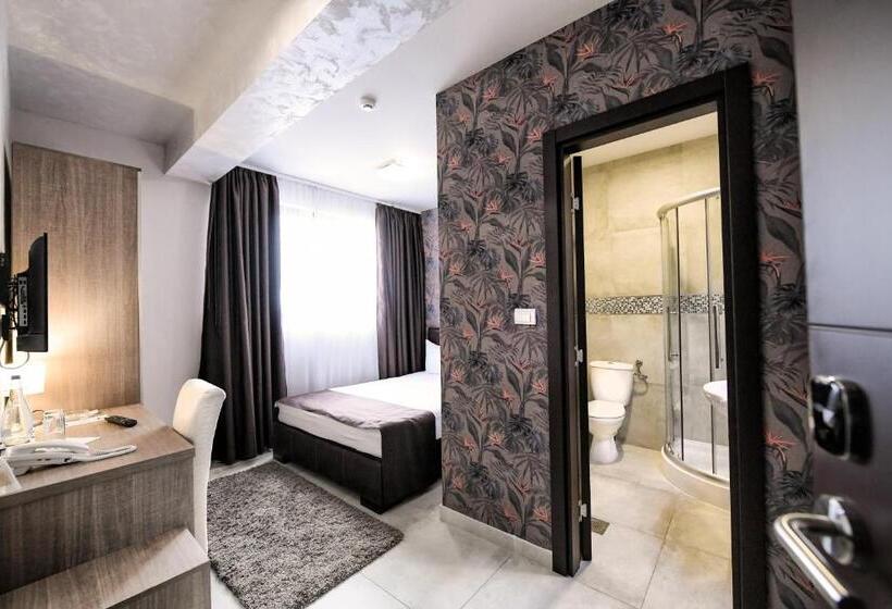 اتاق اکونومی, Garnet Hotel & Event Centar