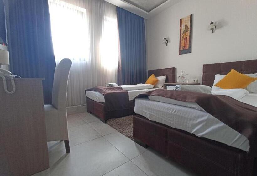 اتاق اکونومی, Garnet Hotel & Event Centar