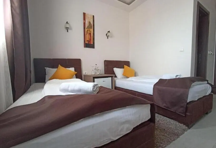 اتاق اکونومی, Garnet Hotel & Event Centar