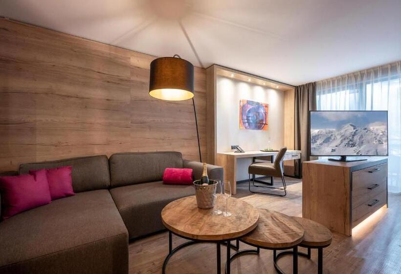 주니어 스위트, Adapura Wagrain