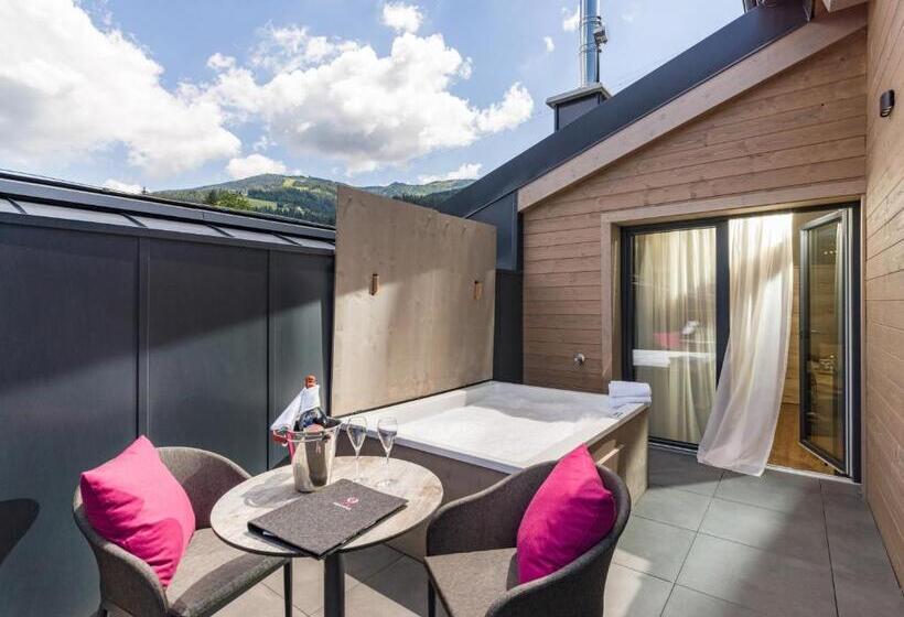 디럭스 스위트, Adapura Wagrain