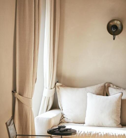 Полулюкс, Relais Castello Di Morcote