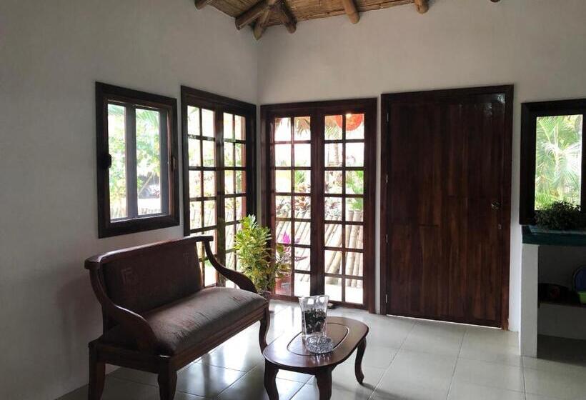 بنگله خانوادگی, Canoaoasis