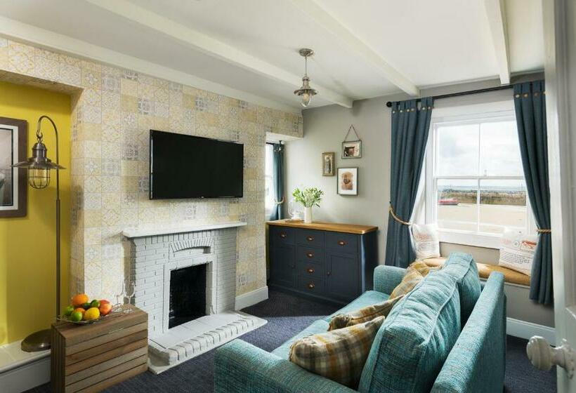 דירת חדר נוף לים, Lifeboat Inn