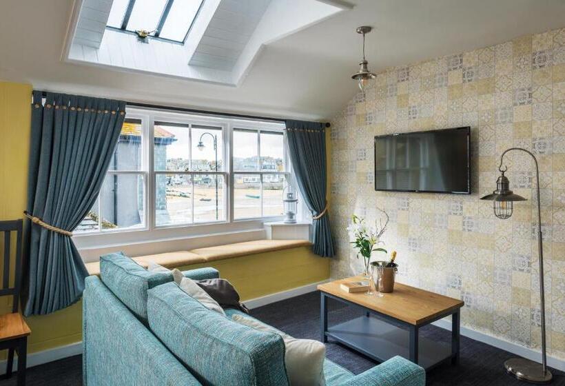 דירת חדר, Lifeboat Inn