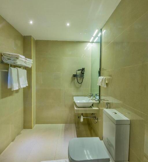 غرفة أساسية, Aryana Boutique