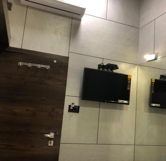 غرفة ديلوكس, Rooms Dadar Near Station