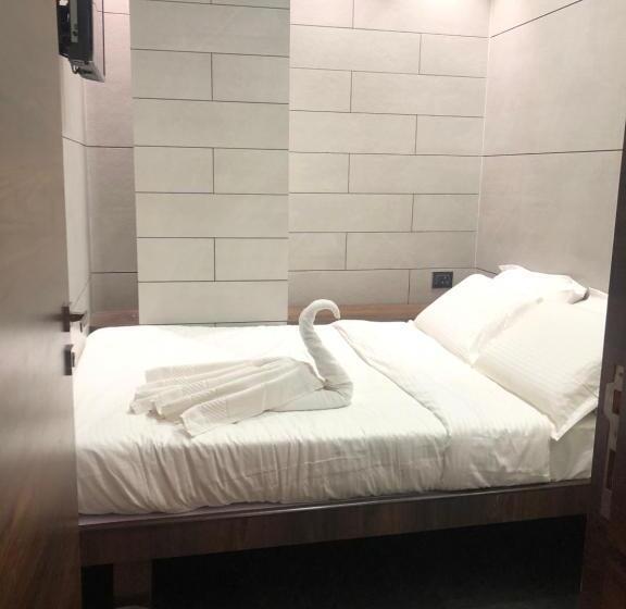 غرفة قياسية, Rooms Dadar Near Station