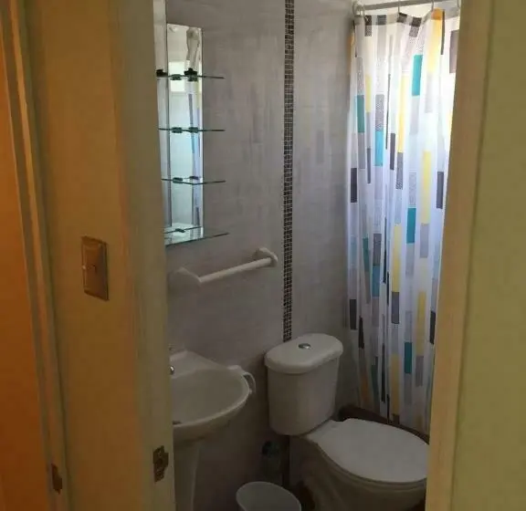 اتاق استاندارد سه نفره, Hogar Doña Gloria