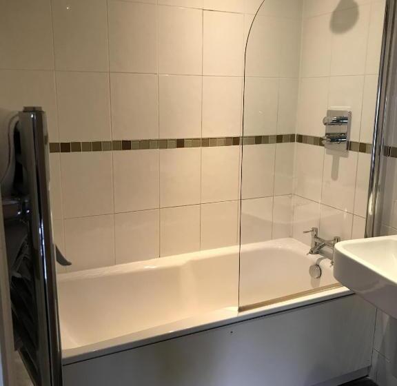 Chambre Familiale, Hyde Mill