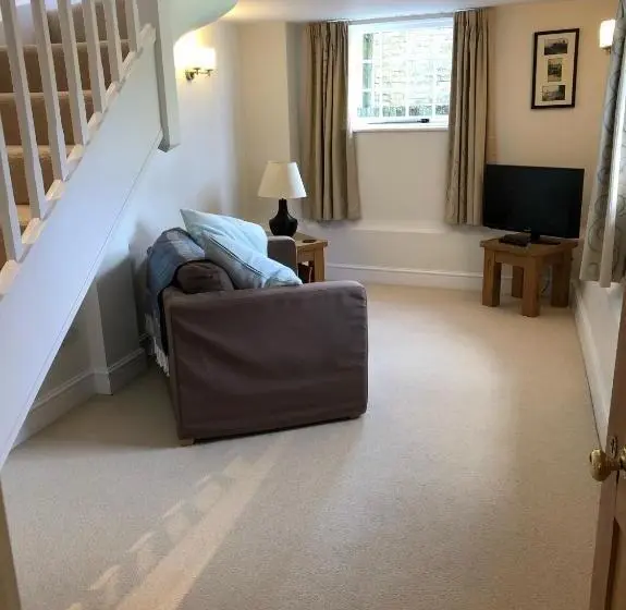 Family Room, Hyde Mill