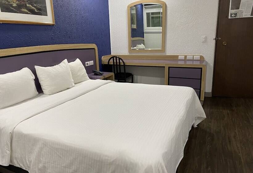 Quarto Estandar, Menara