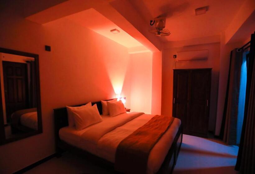 اتاق لوکس با بالکن, Opulence Colombo