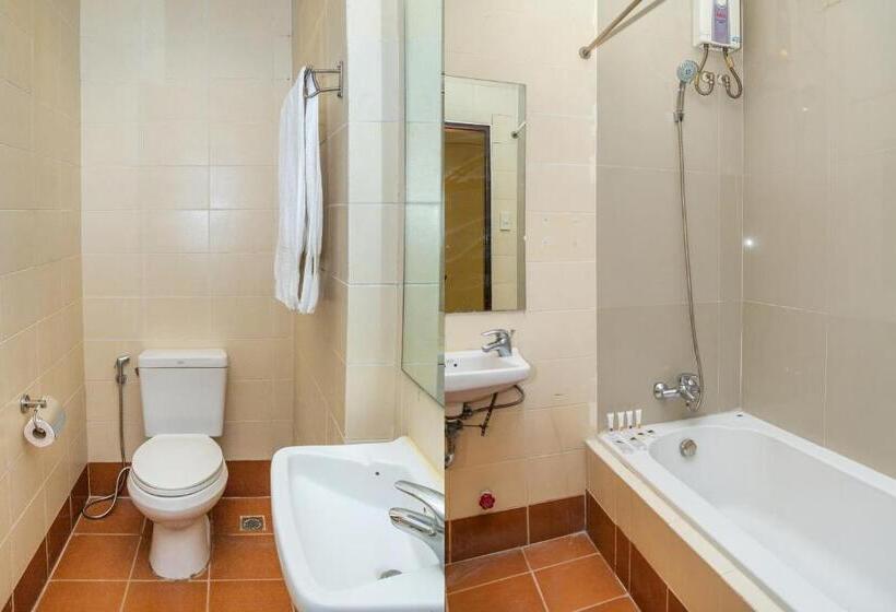 سوییت خانوادگی, Oyo 133 Jazzy James Country Hotel Ii