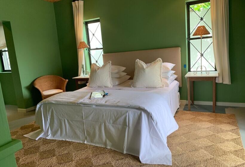 غرفة سوبيريور, Frogs Hill