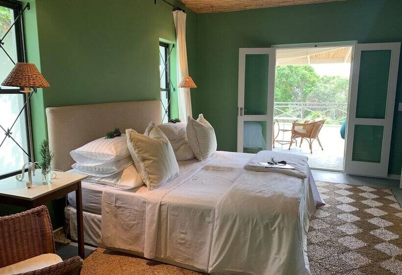 غرفة سوبيريور, Frogs Hill