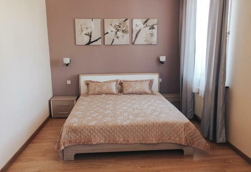 اتاق استاندارد, Sad Dolgoletiya