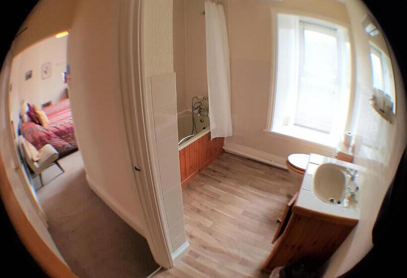 スタンダードルーム, The White House