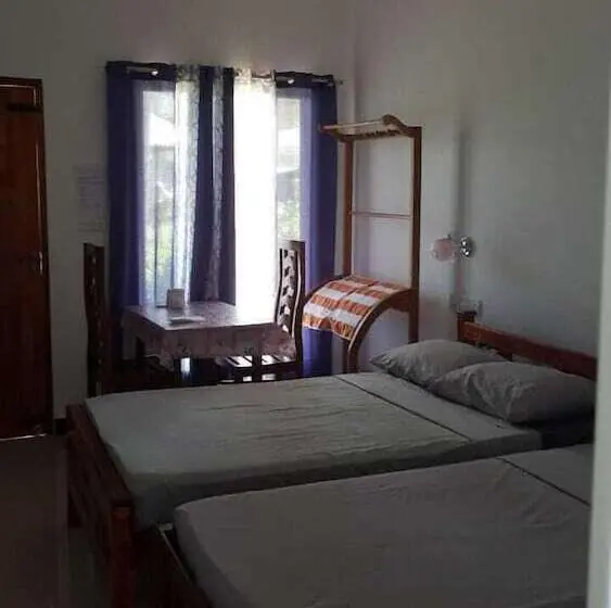 Comfort Kolmen Hengen Huone, Jeys Place