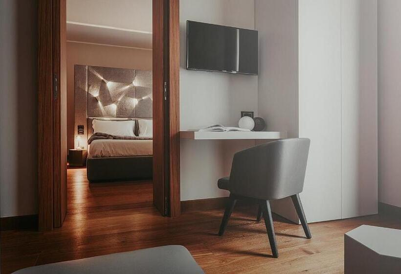 Suite, Baca Suites, Restaurant & Bar