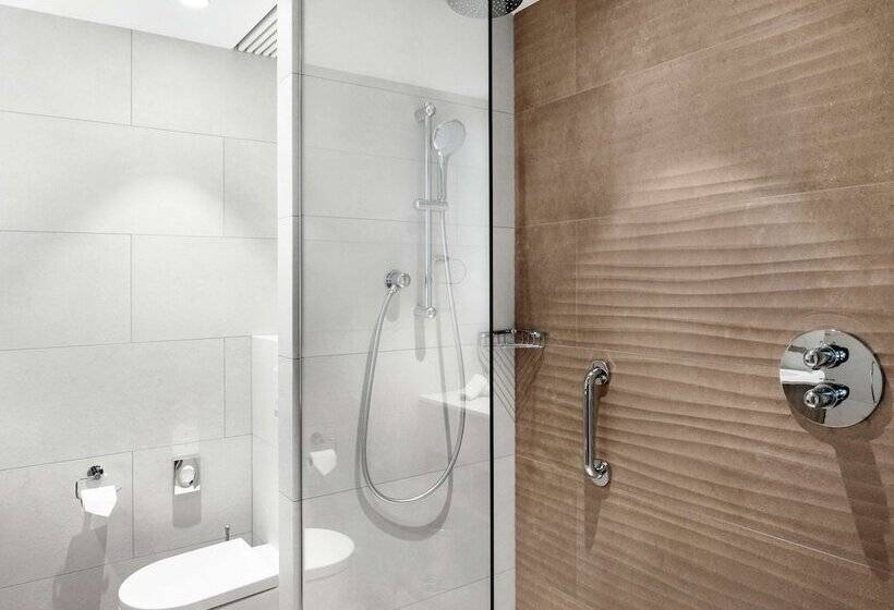 Standard Room, Hilton Garden Inn Vilnius City Centre