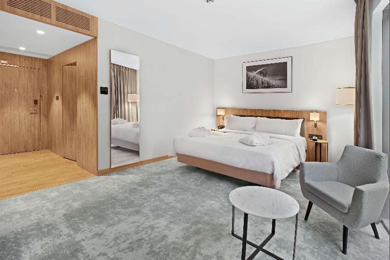 Deluxe Room King Size Bed, Hilton Garden Inn Vilnius City Centre