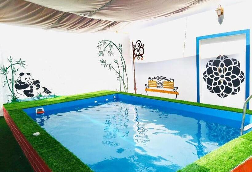 חדר סטנדרט נוף לבריכה, Bleu & Blanc