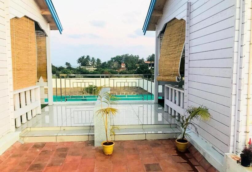 וילה עם חדר שינה אחד ובריכת שחיה, Bleu & Blanc