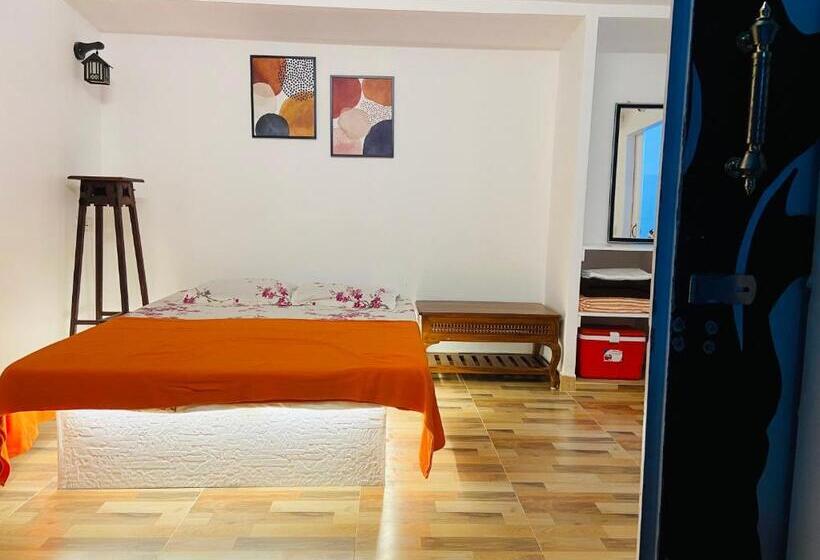 חדר סטנדרט נוף לבריכה, Bleu & Blanc