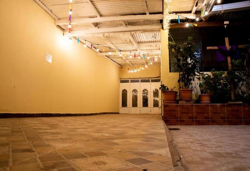 اتاق اکونومی, Casa Mama Fanti