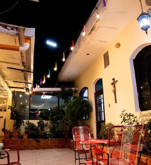 اتاق اکونومی, Casa Mama Fanti