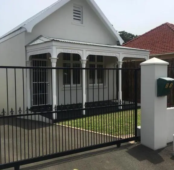 Perhehuone, The Travel Inn Durban