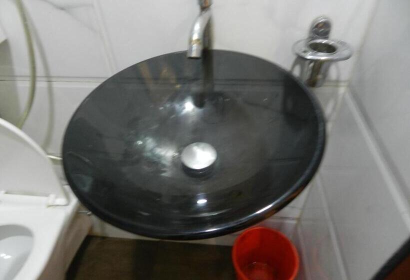 Economy-huone, Sayeban