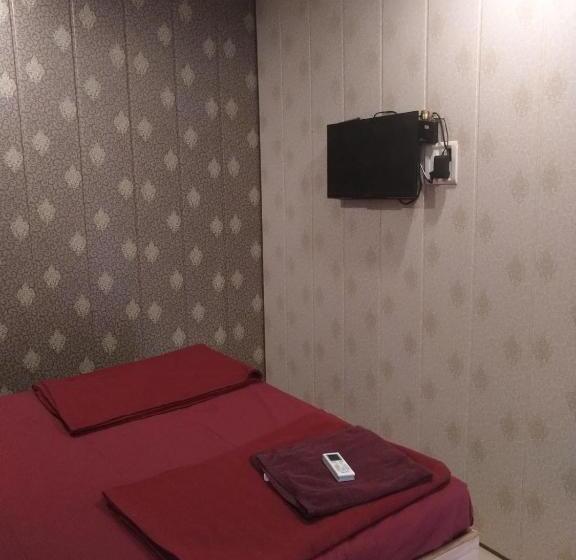 Economy-huone, Sayeban