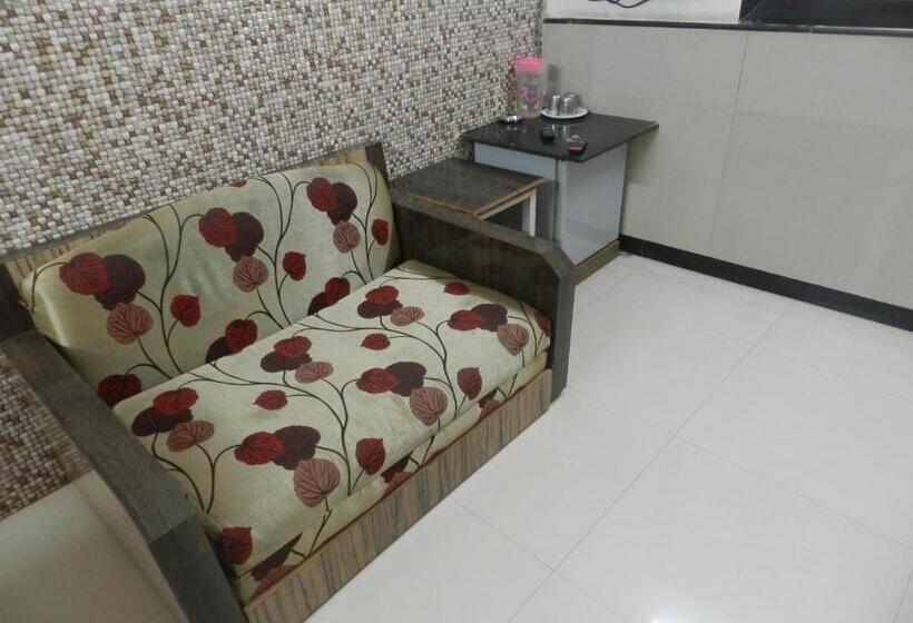 Quarto Deluxe, Sayeban