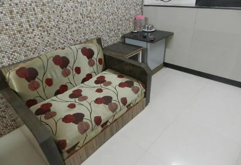 Deluxe-huone, Sayeban