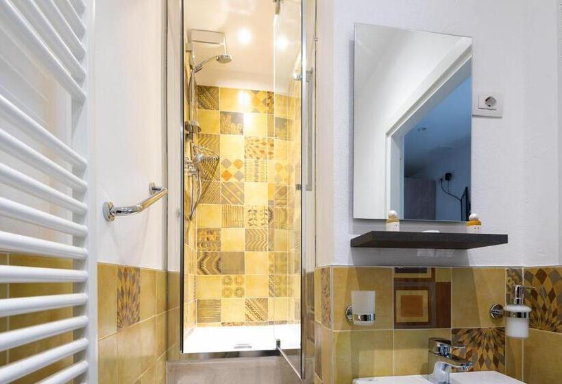 اتاق استاندارد یک نفره, La Meridiana