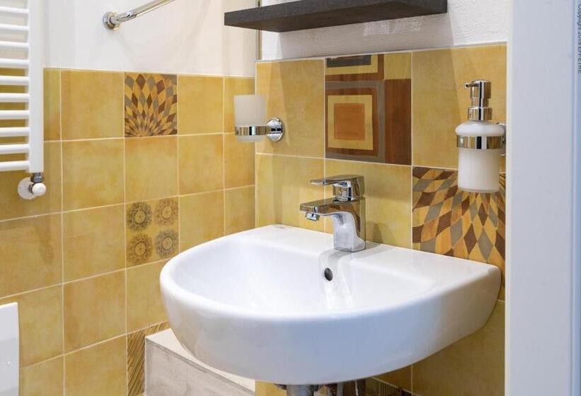 اتاق استاندارد یک نفره, La Meridiana