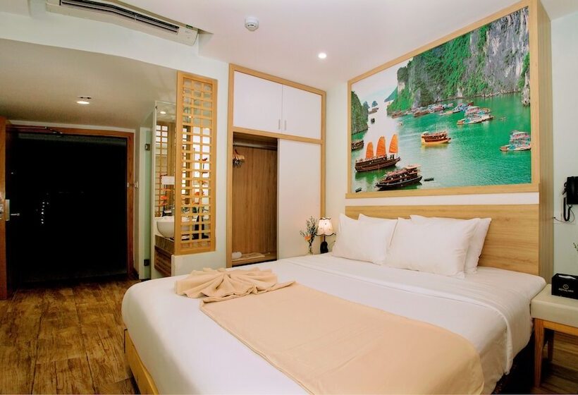 اتاق لوکس با چشم‌انداز دریا, Royal Hpm