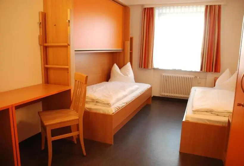 バス共有のスタンダードルーム, Ausbildungshotel St. Theresia