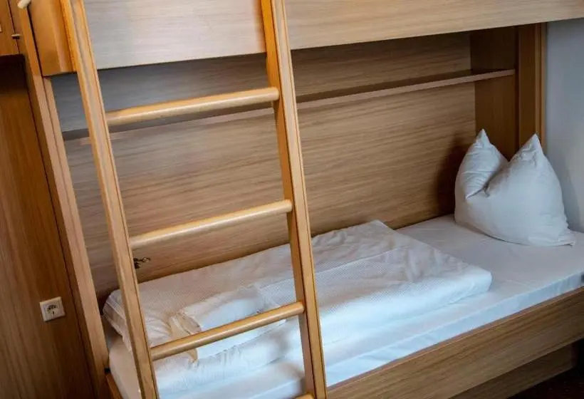 ファミリールーム, Ausbildungshotel St. Theresia