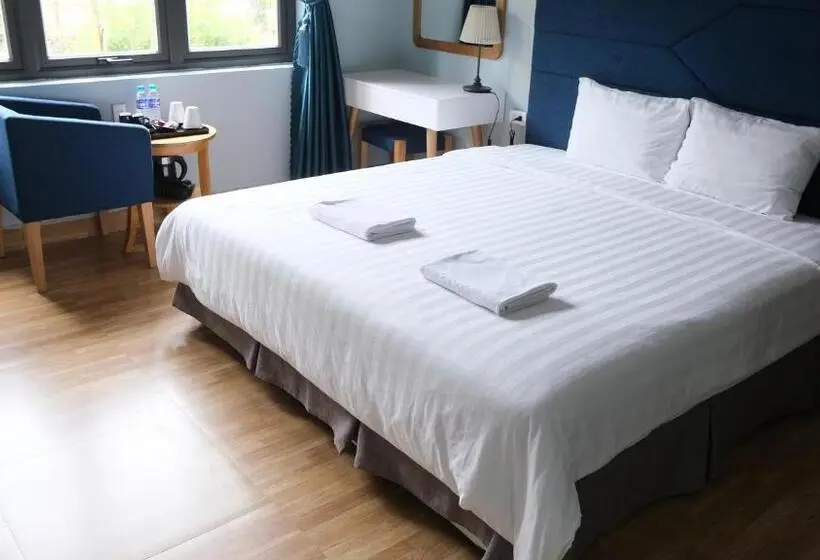 بانگلوی لوکس, Central Backpackers Hostel   Phong Nha
