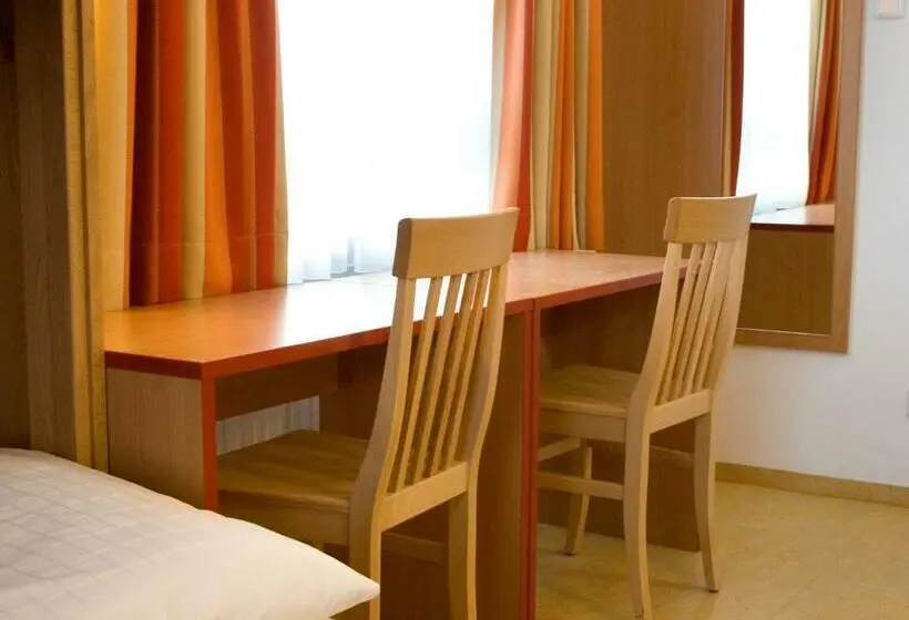バス共有のスタンダードルーム, Ausbildungshotel St. Theresia